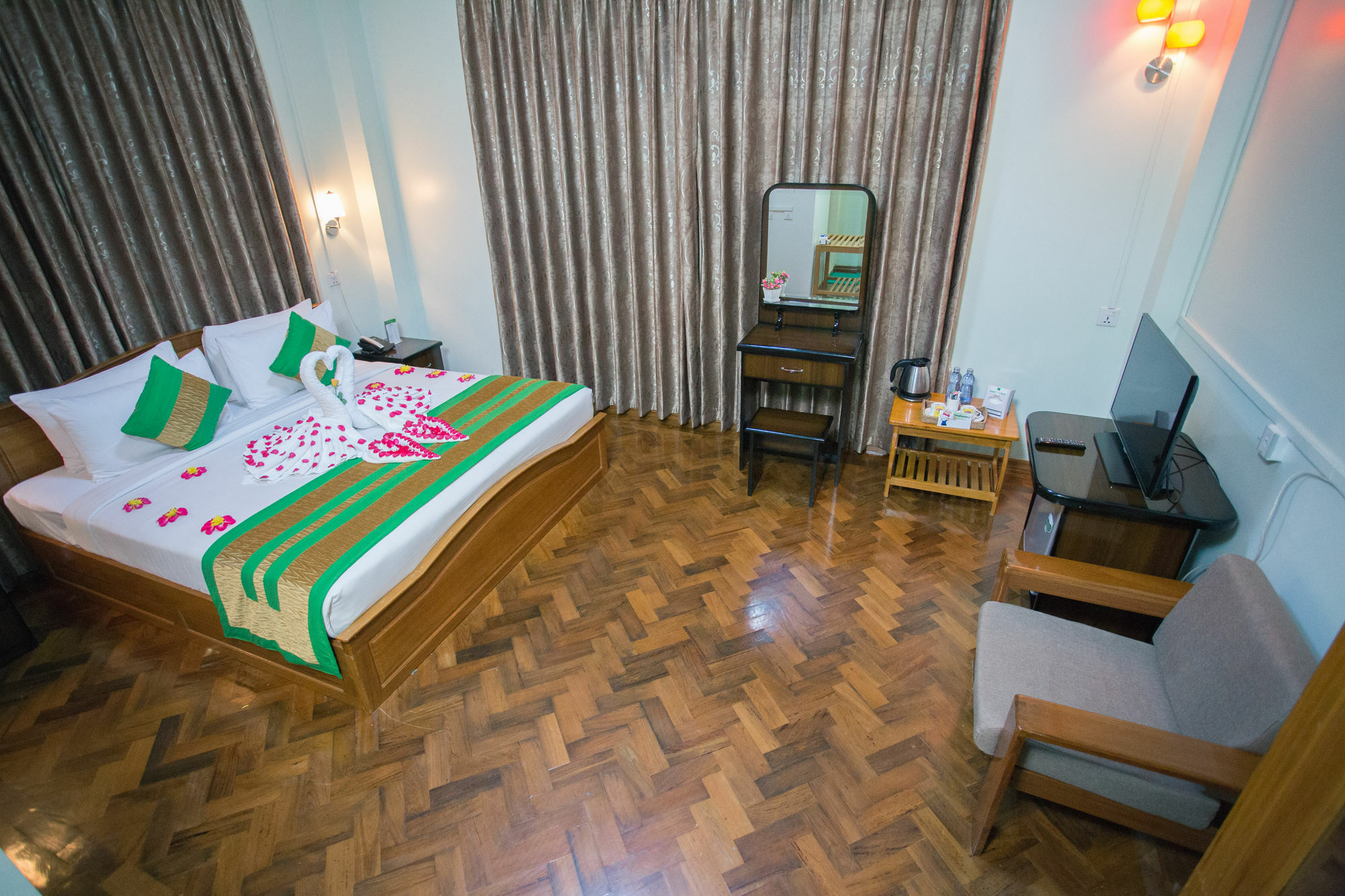 Great Feel Hotel Yangon Bagian luar foto